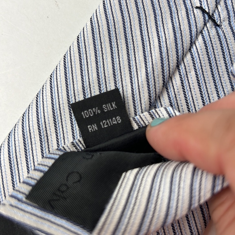 Calvin Klein Necktie Blue Grey All Silk Diagonal Stripe Men Accessories Neck Tie - Picture 3 of 8